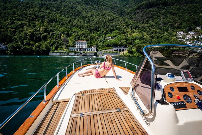 1H Private Cruise on a beautiful wooden speedboat on Lake Como - Key points at a glance