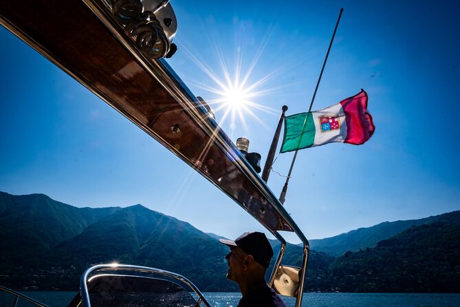 1H Private Cruise on a beautiful wooden speedboat on Lake Como - Villa Olmo from the lake
