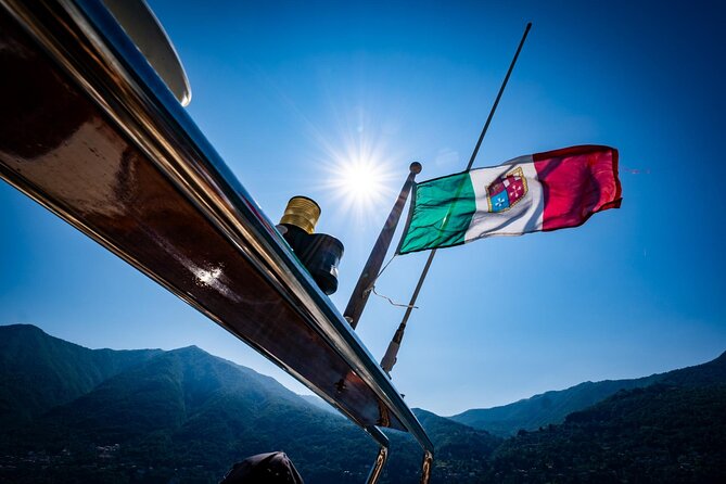 2H Private Cruise on a beautiful wooden speedboat on Lake Como - Villa Olmo and the seaplane hangar