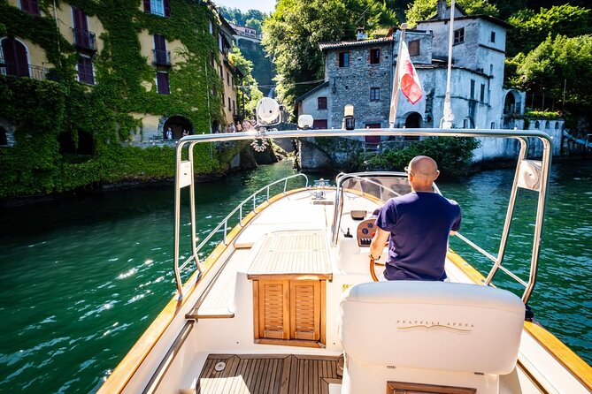 2H Private Cruise on a beautiful wooden speedboat on Lake Como - Moltrasio and the villa linked to Versace