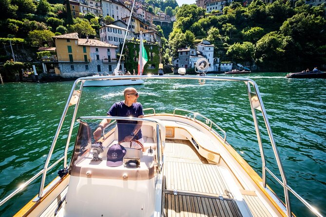 2H Private Cruise on a beautiful wooden speedboat on Lake Como - Starting at Sant’Agostino in Como