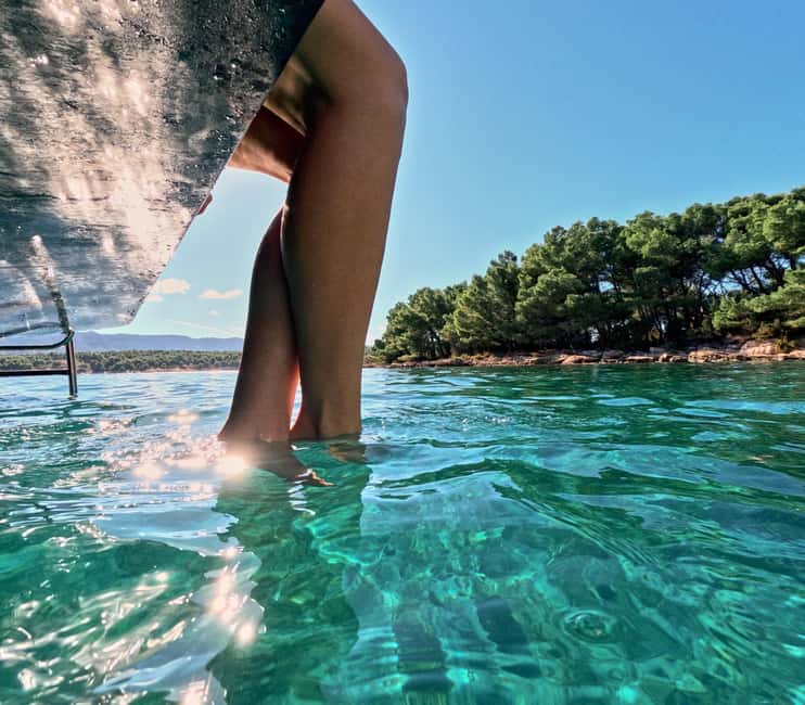 3 Islands Speedboat Tour: Golden Horn, Blue Lagoon & Jelsa - Zečevo Island brings the quietest swim