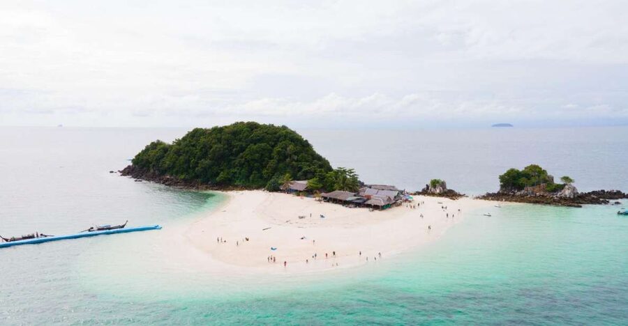 3 Khai Trip Khai Nok , Khai Nai , Khai Nui By speedboat - Khai Nok, the first taste of white sand and clear water