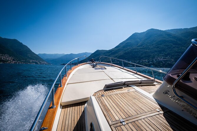 3H Private Cruise on a beautiful wooden speedboat on Lake Como - Ossuccio and two famous film villas
