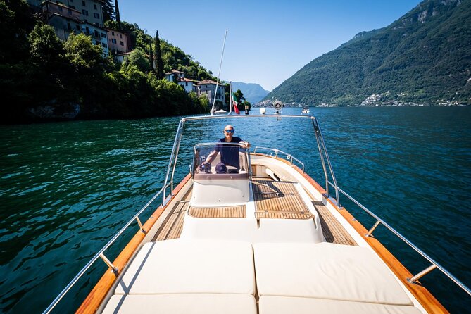 3H Private Cruise on a beautiful wooden speedboat on Lake Como - Lenno and the Gulf of Venus