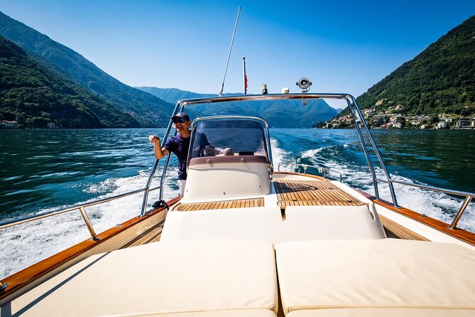 3H Private Cruise on a beautiful wooden speedboat on Lake Como - Why the private boat matters