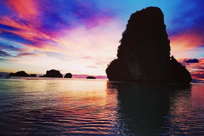 4 Islands Sunset + Plankton, Semi-Private Tour only 12 Guests - Food, guides, and the small-group difference