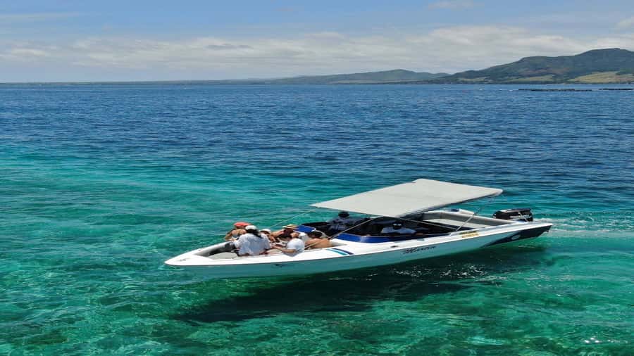 5 Islands Private Speedboat w/ Snorkeling + Lunch & Drinks - Starting at Trou d’Eau Douce and heading to Ile aux Cerfs