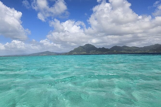 5 Islands Private Speedboat with Snorkeling Lunch and Drinks - Pointe d’Esny and the Dalblair shipwreck