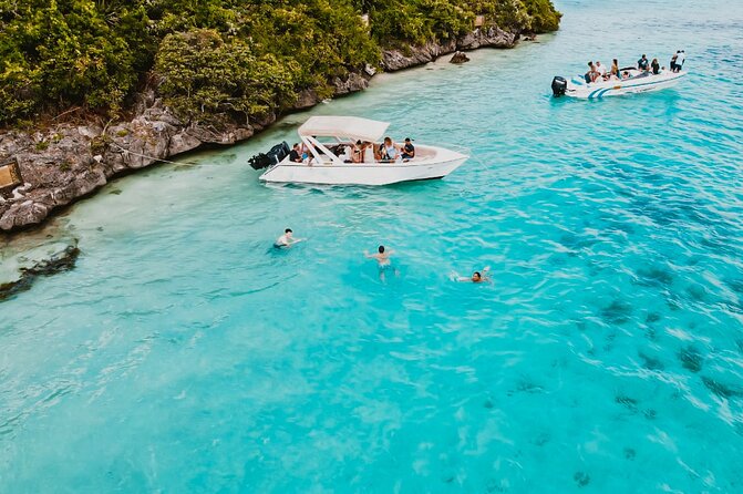 5 Islands Speedboat Cruise incl. Snorkeling in Blue Bay + Lunch at Ile aux Cerfs - Blue Bay Marine Park is the main event
