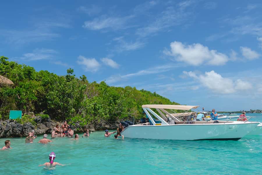 5 Islands Speedboat Cruise, Snorkeling + Lunch & Open Bar - Ile aux Cerfs: swimming, lunch, and time to slow down