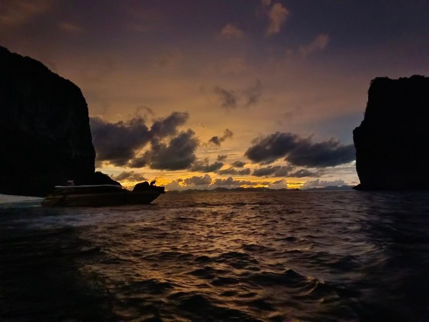 7 Island Sunset by Speed Boat - Poda Island and the Tang Ming photo stop
