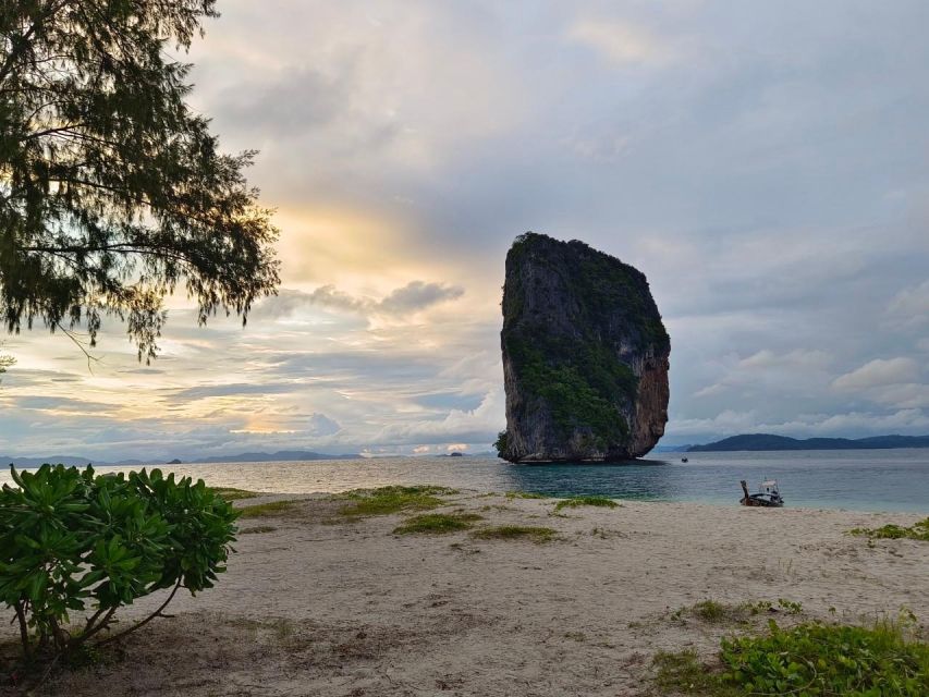 7 Island Sunset by Speed Boat - Chicken Island’s rock, reef, and open views