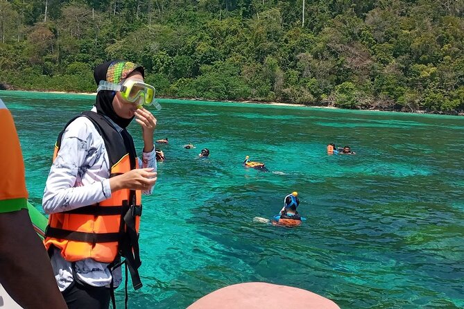A full Day Haa & Rok islands from Koh Lanta( By Speed Boat) - The crew and the feel of the day