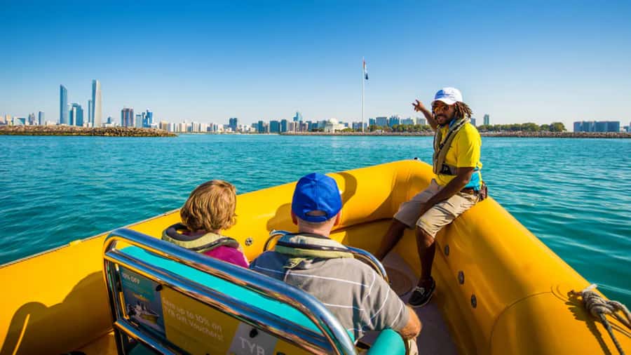 Abu Dhabi: Guided Speedboat Sightseeing Tour - Key things to know before booking