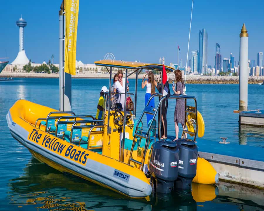 Abu Dhabi: Guided Speedboat Sightseeing Tour - Emirates Palace and the Corniche waterfront