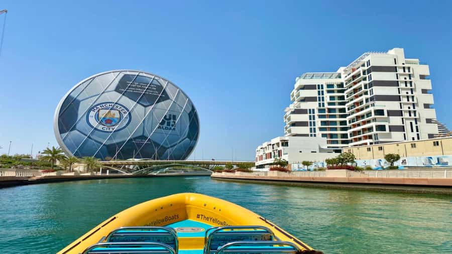 Abu Dhabi: Guided Speedboat Sightseeing Tour - Mangroves, islands, and possible marine life