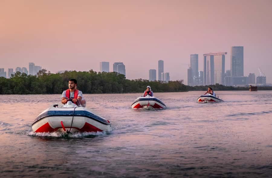 Abu Dhabi: Yas Island Self-Driving Guided Speedboat Tour - What $149 for two people really buys you