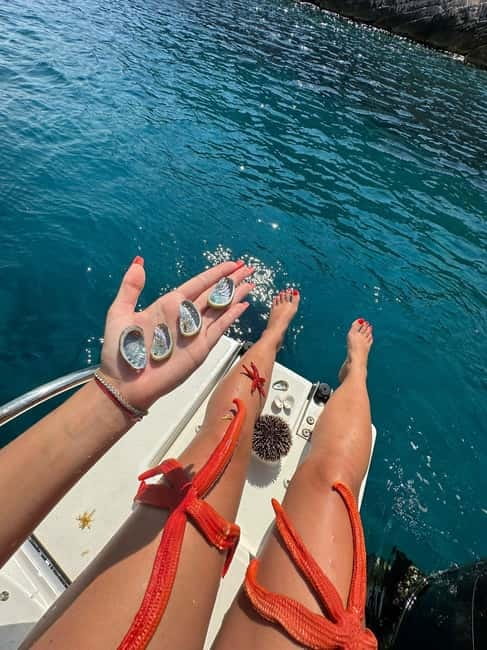 Adriatic Adventure: Blue Cave & 6 Islands Speedboat Escape - Hvar: 90 minutes for streets, food, and shopping