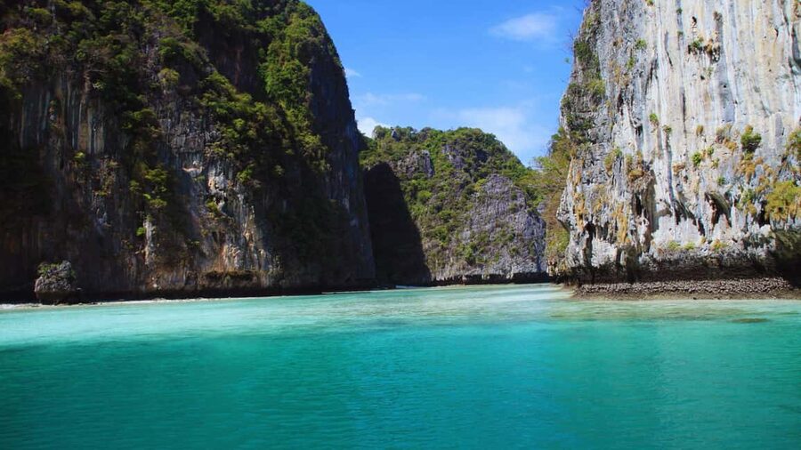 Ao Nang: Phi Phi Islands Speedboat or Catamaran Tour One day - What the $53 price really gets you