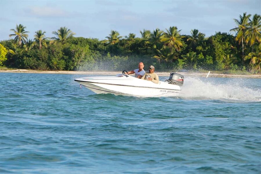 Bávaro: Speed Boat and Snorkeling Trip - Snorkeling along Punta Cana’s coral reef