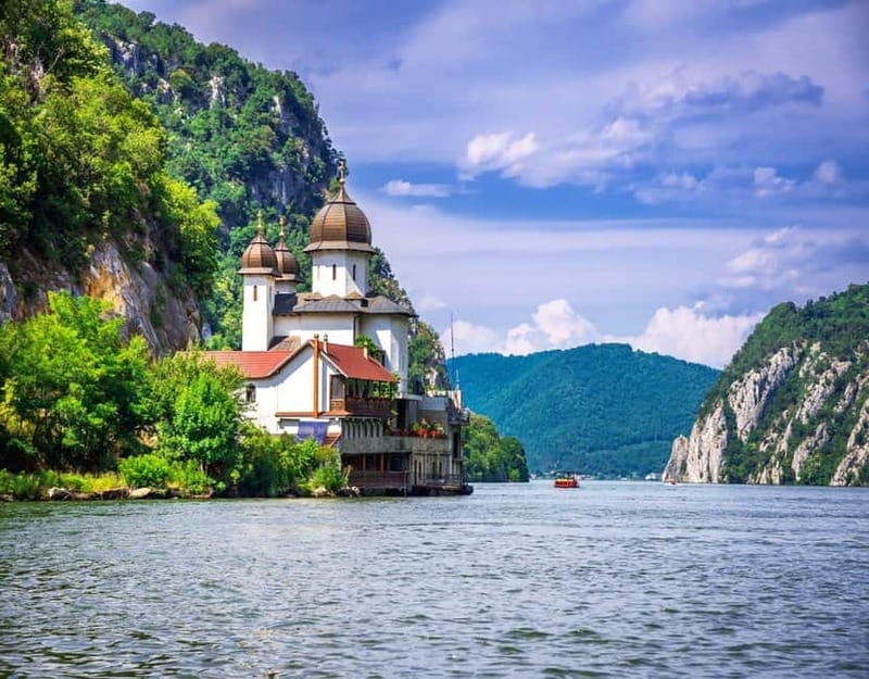 Belgrade: Iron Gate Park, Speedboat Ride, and 2 Viewpoints - Lunch, timing, and the return to Belgrade
