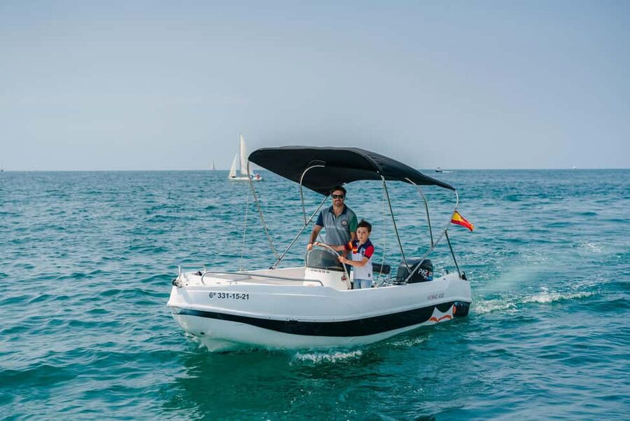 Benalmadena: 6-Seater Speedboat license-free Boat Rental - When the rules matter most