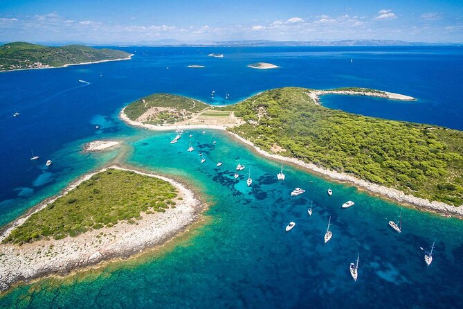 Blue and Green Cave Speedboat Excursion from Hvar Town - What the guides add to the experience