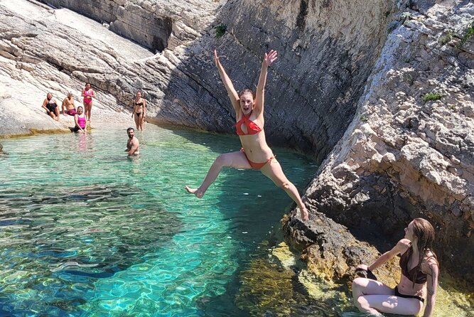 Blue Cave & Hvar, 5 Islands Speedboat with Luxury Seats in Shade - The boat, shade, music, and group size