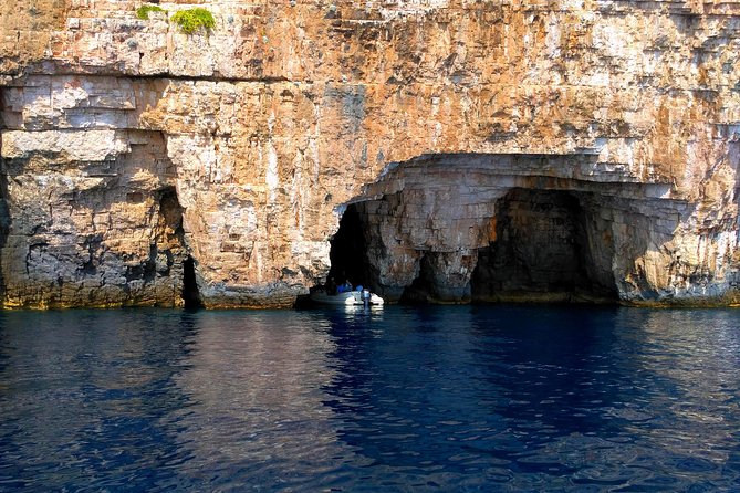 Blue Cave & Hvar : Five Islands Private Speedboat tour - Five things to know before booking