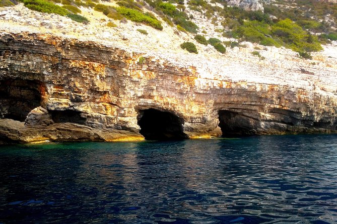 Blue Cave & Hvar : Five Islands Private Speedboat tour - Komiža and Vis: fishing culture and a small-town pause