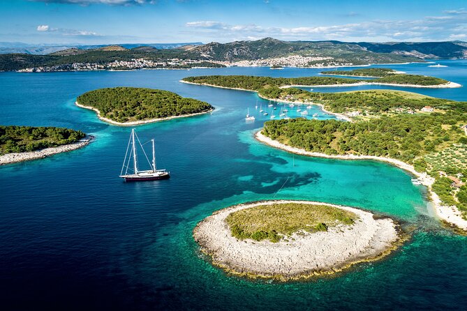 Blue Cave, Hvar, Vis and Pakleni Islands Group Speedboat Tour - The Speedboat, Crew, and Group Size