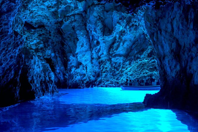 Blue Cave, Hvar, Vis and Pakleni Islands Group Speedboat Tour - The Blue Cave on Bisevo: Beauty With a Waiting Game