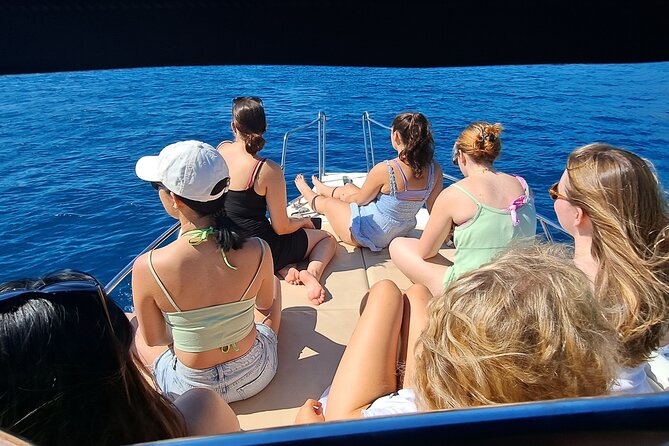 BLUE CAVE private speedboat tour with drinks - Who should book this speedboat tour?