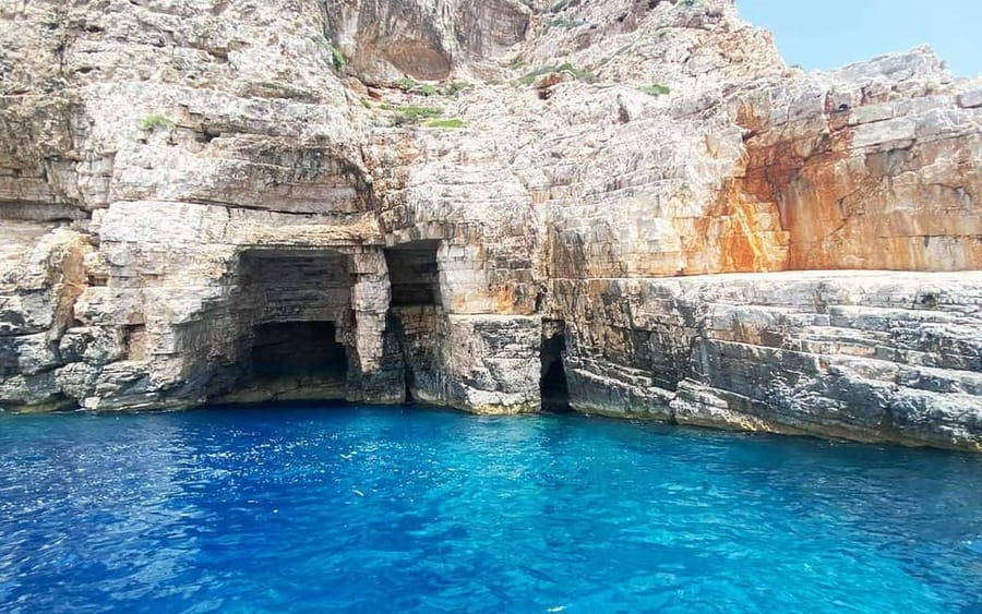 Blue Cave speedboat trip from Trogir - The 90-minute run to Biševo and the Blue Cave