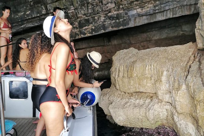 Blue cave tour with speed boat from town Hvar - Speedboat comfort, drinks, and snorkeling gear