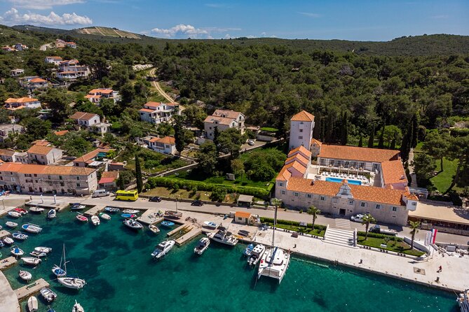 Blue Lagoon and Šolta Island Private Speedboat Tour - Necujam and the shallow shipwreck