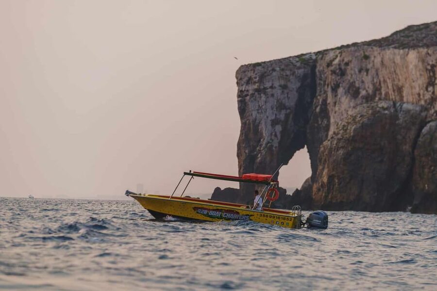 Blue Lagoon: Comino & Crystal Lagoon Private Speedboat Malta - Darren’s role is a real strength