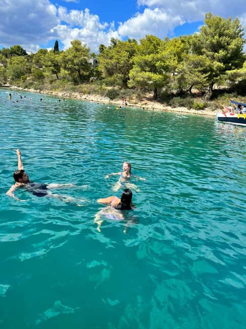 Blue lagoon with a speed boat water and towels included - Why this speedboat trip works well from Split