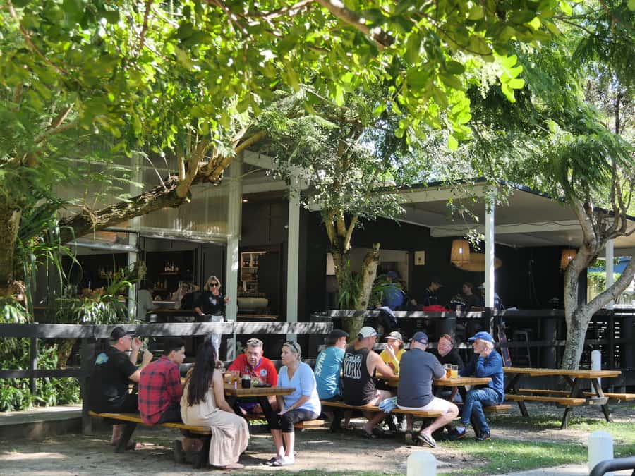 Brisbane: Island Pub Crawl with Lunch and High-Speed Boat - Why this Brisbane day trip is different