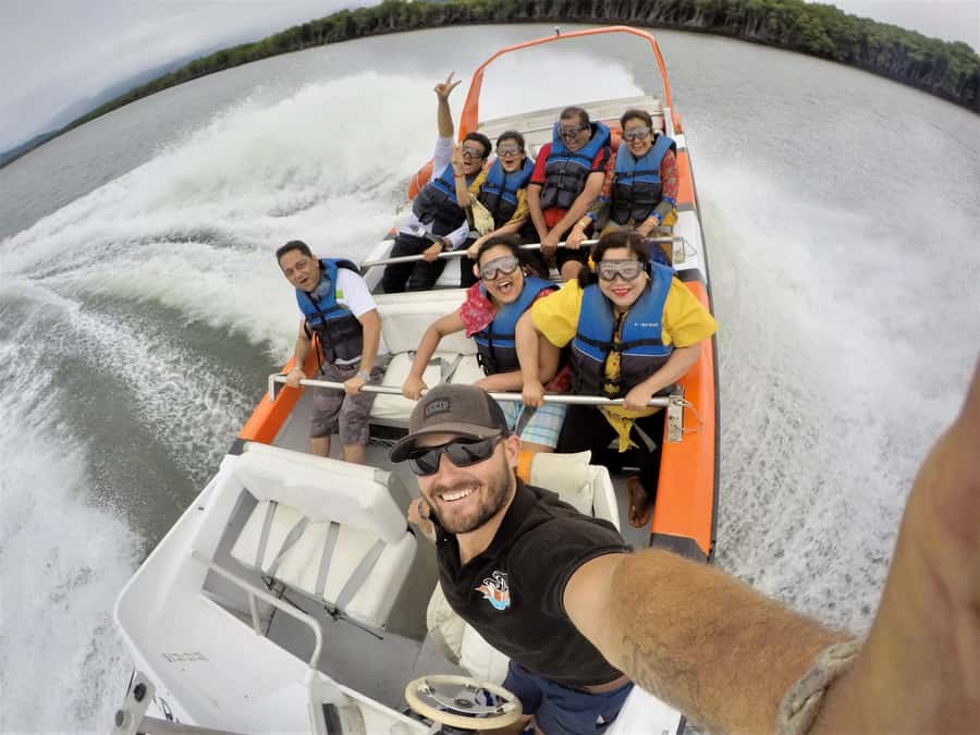 Cairns: 35-Minute Jet Boating Ride - Speed, spins, and the wettest moments
