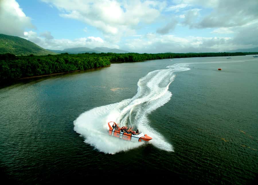 Cairns: 35-Minute Jet Boating Ride - The captain makes the difference