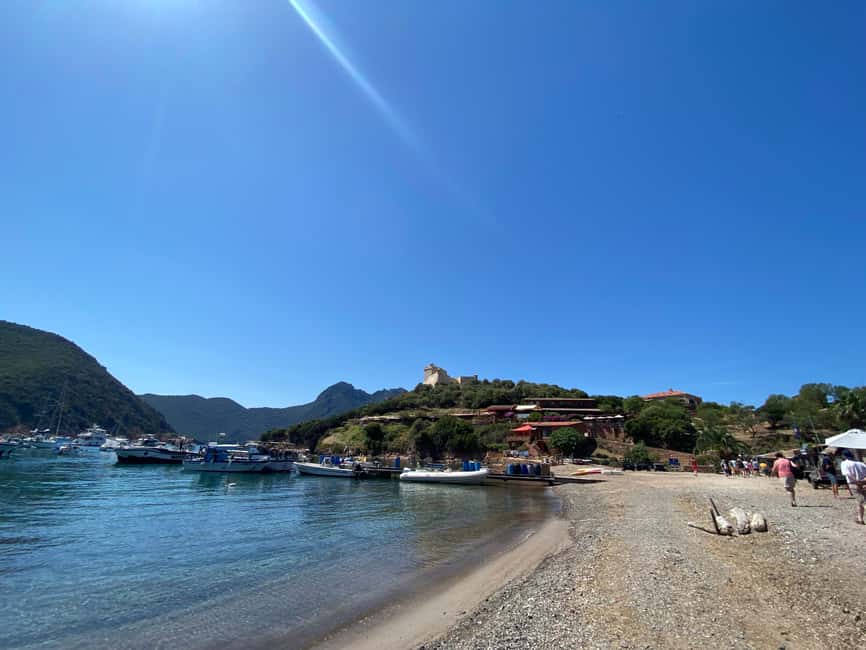 Calvi: Guided speedboat tour to Scandola and Girolata - Getting close to the reserve