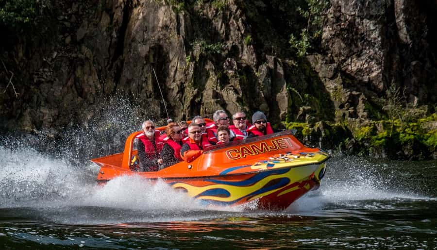 Cambridge Waikato New Zealand: Tour -45 Min Extreme Jet Boat - Why this Waikato River ride is more than a speed burst