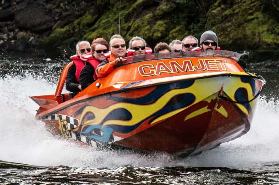 Cambridge Waikato New Zealand: Tour -45 Min Extreme Jet Boat - The 15-minute safety briefing comes first