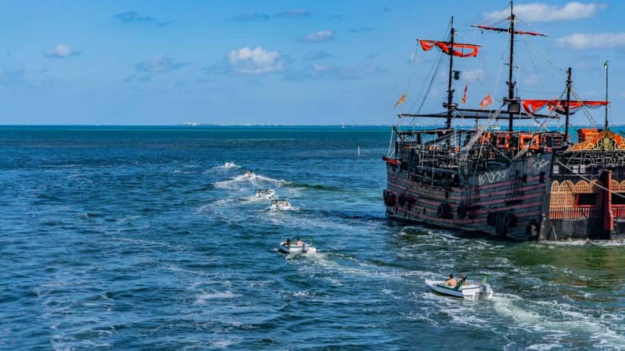 Cancún: Jungle Tour and Speed Boat Tour Adventure - Learning to handle a two or four-person speedboat
