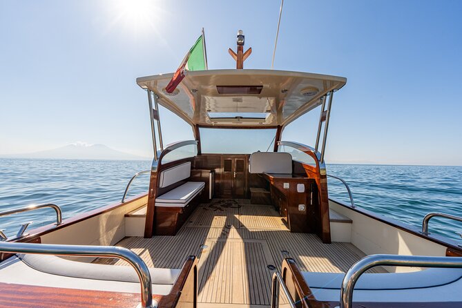 Capri Island Private Luxury Boat – Exclusive Scenic Day Tour - What this Capri boat day is really like