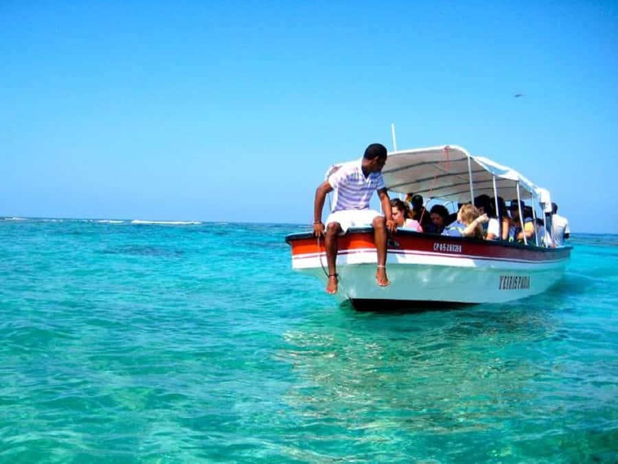 Cartagena: All-Inclusive Rosario Islands Speedboat Tour - The guide and language question