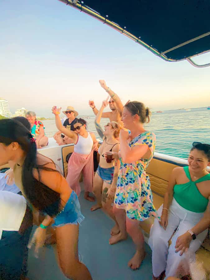 Cartagena: Speed Boat Party on the Bay with open bar - What this Cartagena boat party is really like