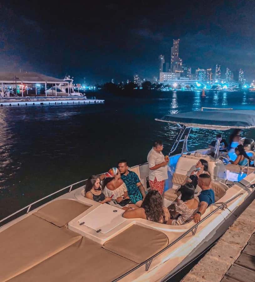 Cartagena: Speed Boat Party on the Bay with open bar - Meeting at Muelle de los Pegasos